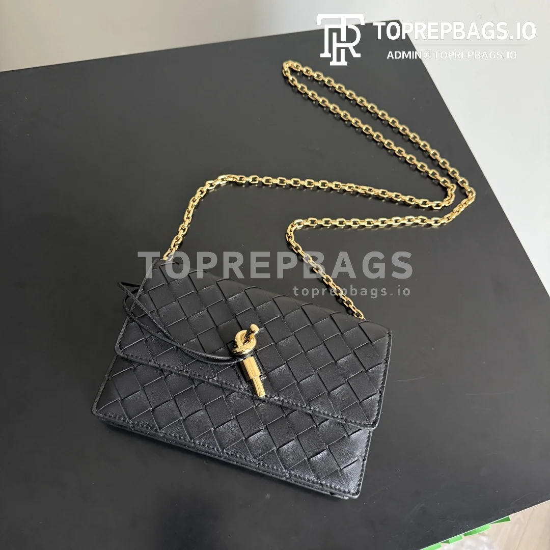 cmp_i1765763689879_2958_0_4 Bottega Veneta Andiamo in Black