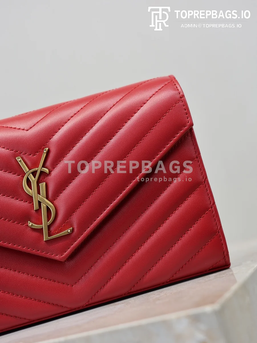 cmp_i1767778546284_5382_0_0 YSL Monogram Envelope in Red