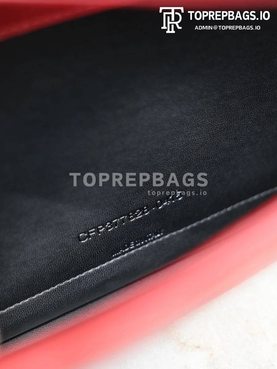 cmp_i1767778552732_1145_0_7 YSL Monogram Envelope in Red