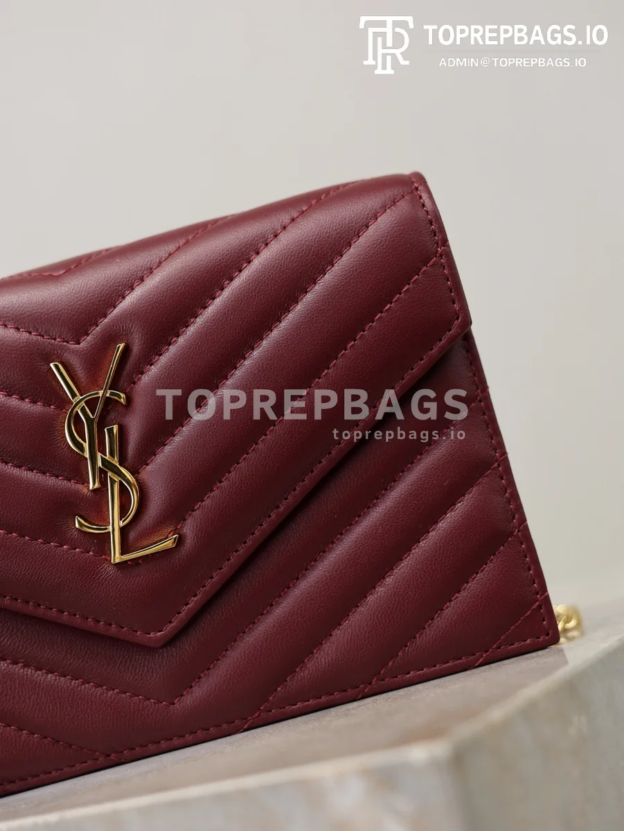 cmp_i1767779184493_7911_0_4 YSL Envelope Small in Burgundy