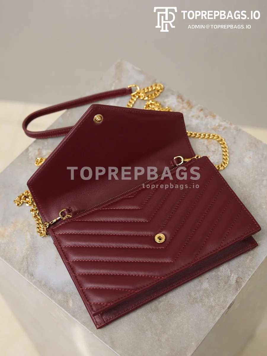 cmp_i1767779187568_503_0_7 YSL Envelope Small in Burgundy