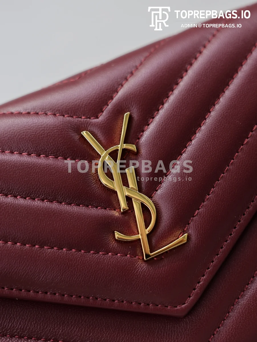 cmp_i1767779229837_6143_0_0 YSL Envelope Small in Burgundy