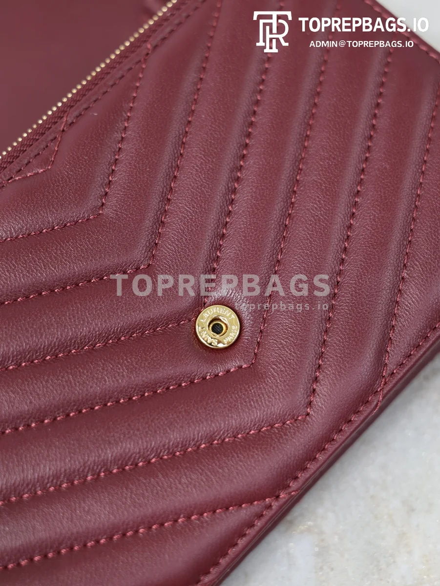 cmp_i1767779229889_3183_0_4 YSL Envelope Small in Burgundy