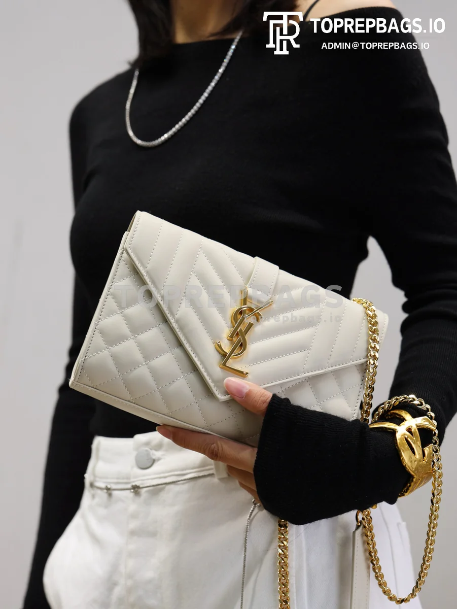 cmp_i1767779870735_916_0_4 YSL Envelope Small in White