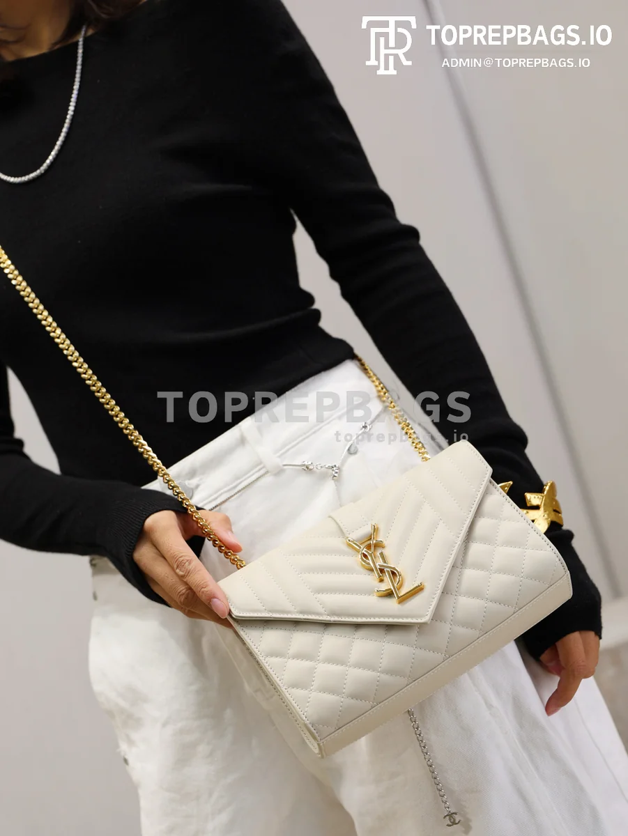 cmp_i1767779870743_9563_0_1 YSL Envelope Small in White