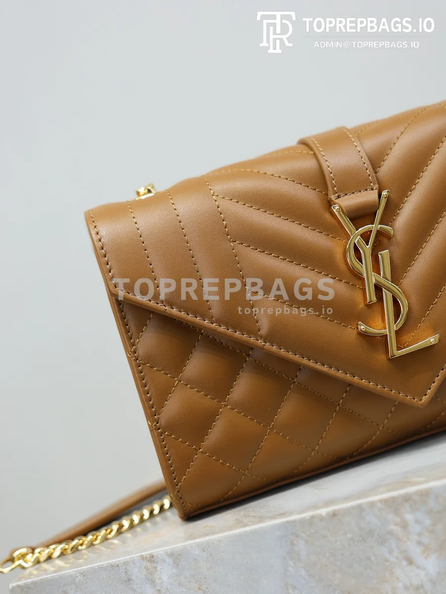 cmp_i1767780086524_9631_0_4 YSL Envelope Small in Caramel