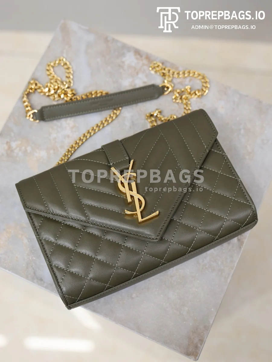 cmp_i1767780835190_8115_0_6 YSL Envelope Small in Green