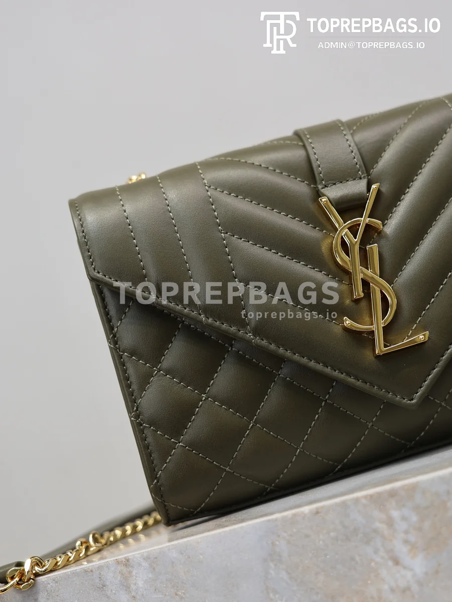 cmp_i1767780837317_3407_0_4 YSL Envelope Small in Green