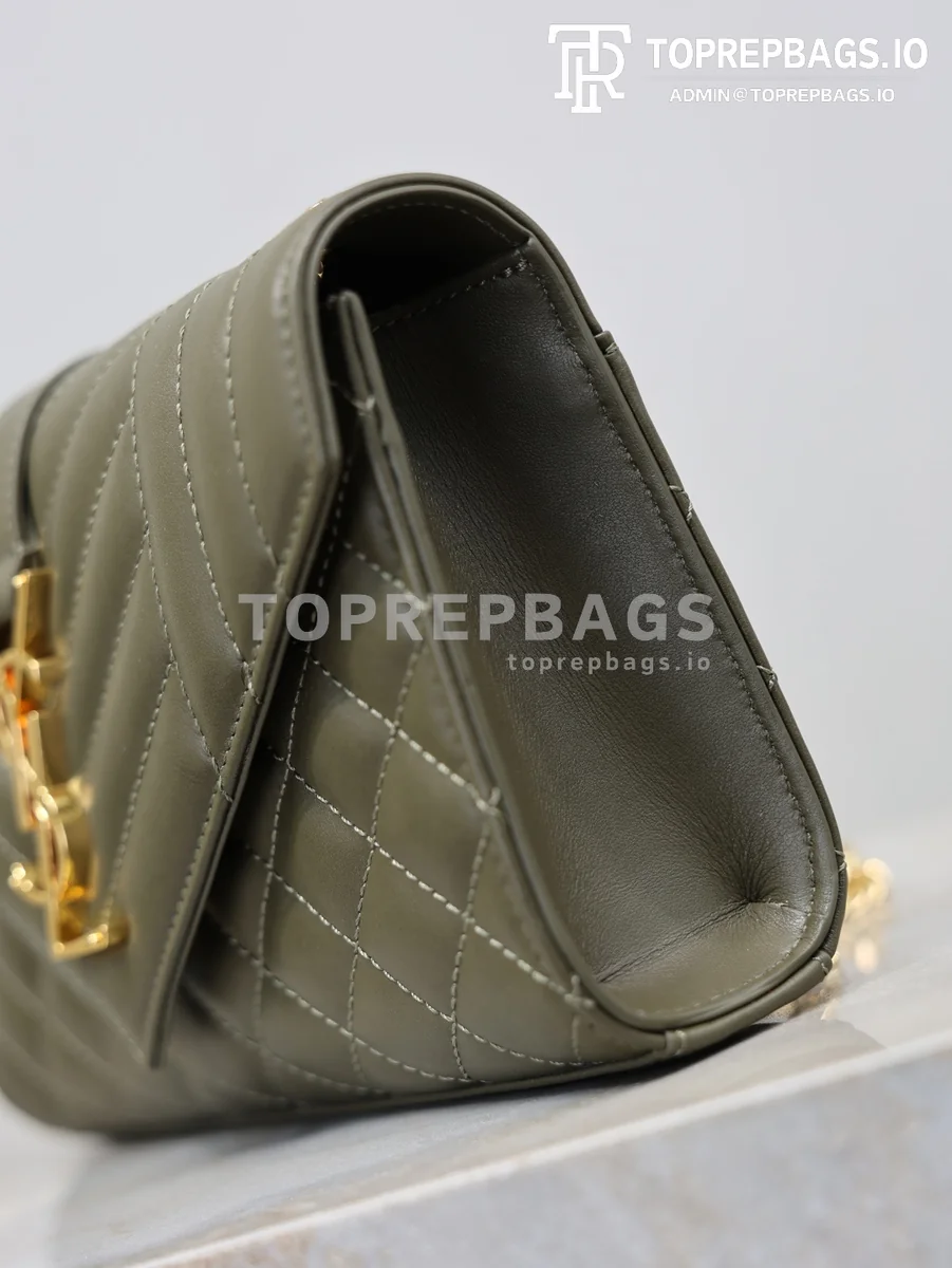 cmp_i1767780838624_8534_0_3 YSL Envelope Small in Green