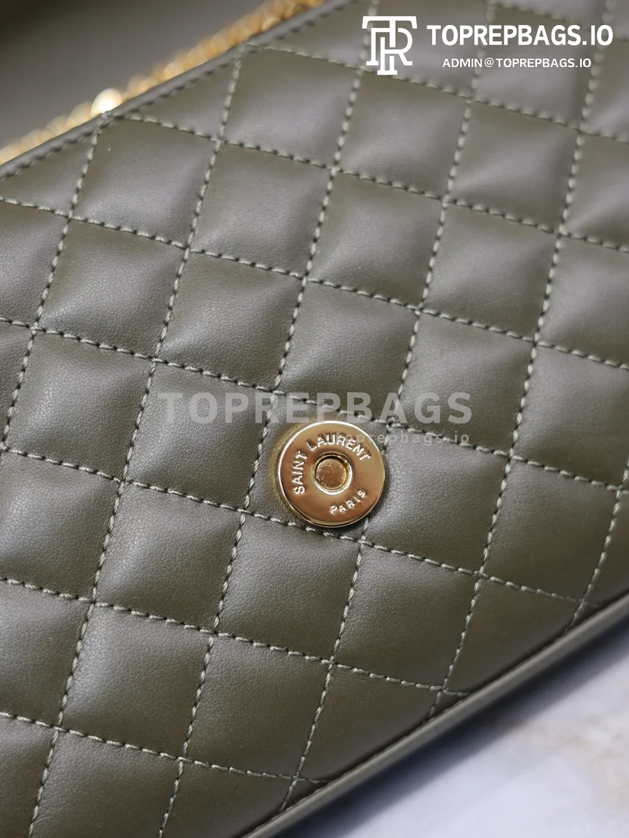 cmp_i1767780885190_3587_0_8 YSL Envelope Small in Green