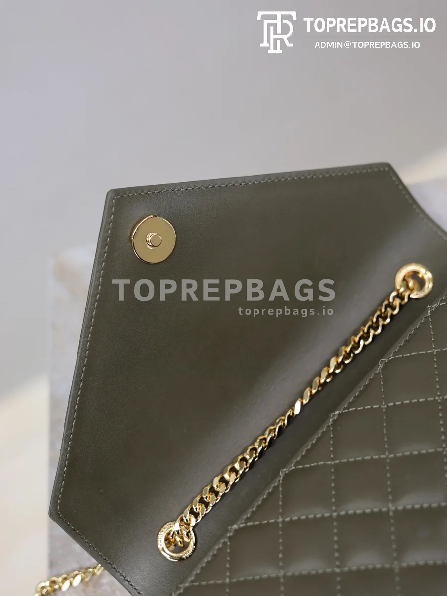 cmp_i1767780888676_7476_0_5 YSL Envelope Small in Green
