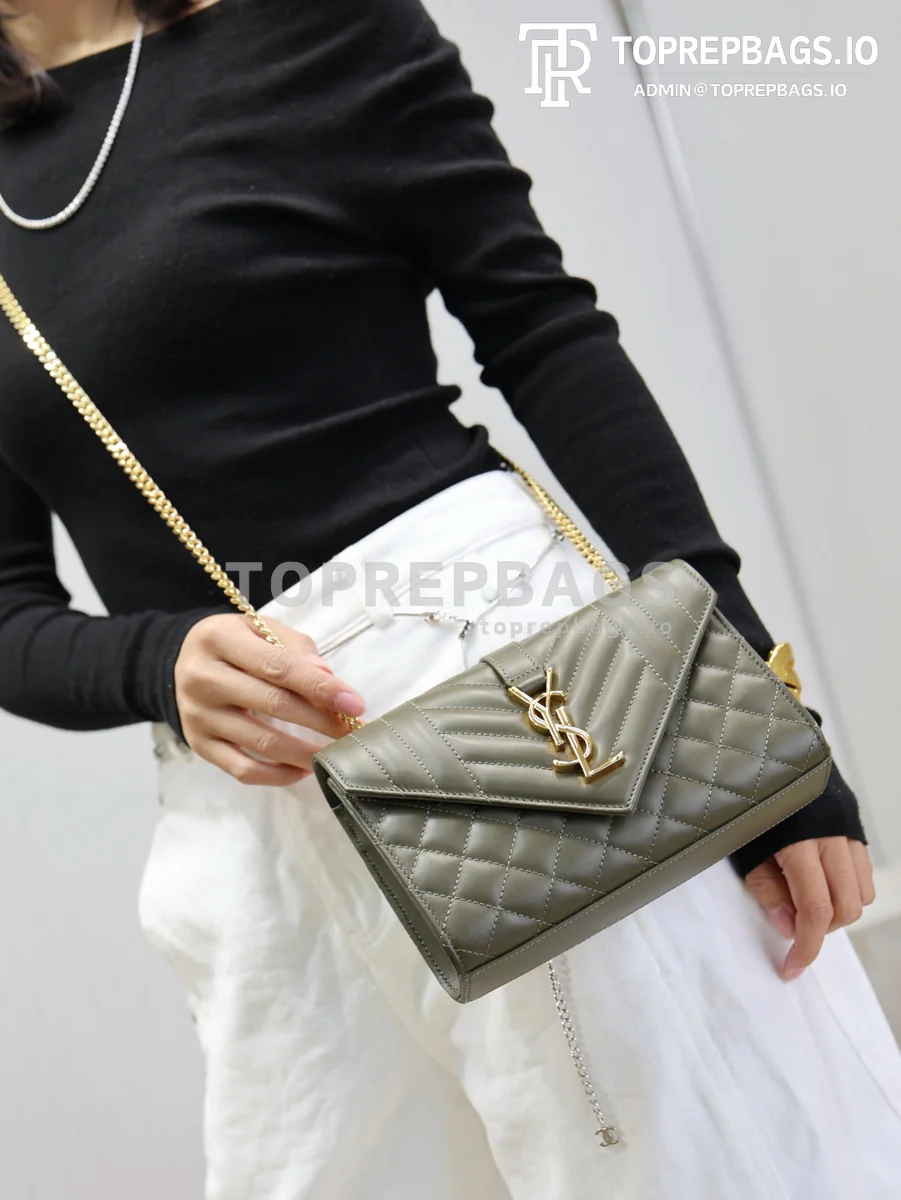 cmp_i1767780899180_6740_0_1 YSL Envelope Small in Green