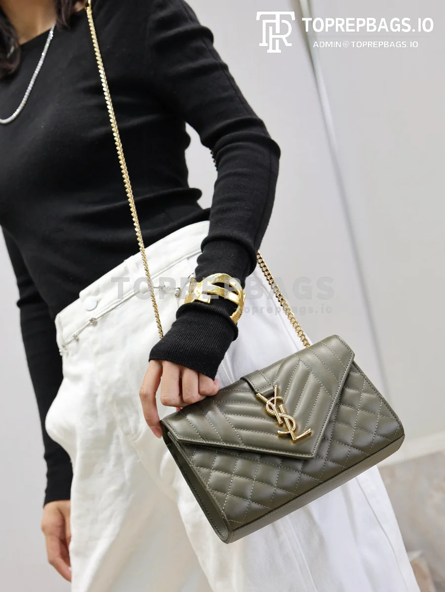cmp_i1767780899236_7089_0_0 YSL Envelope Small in Green