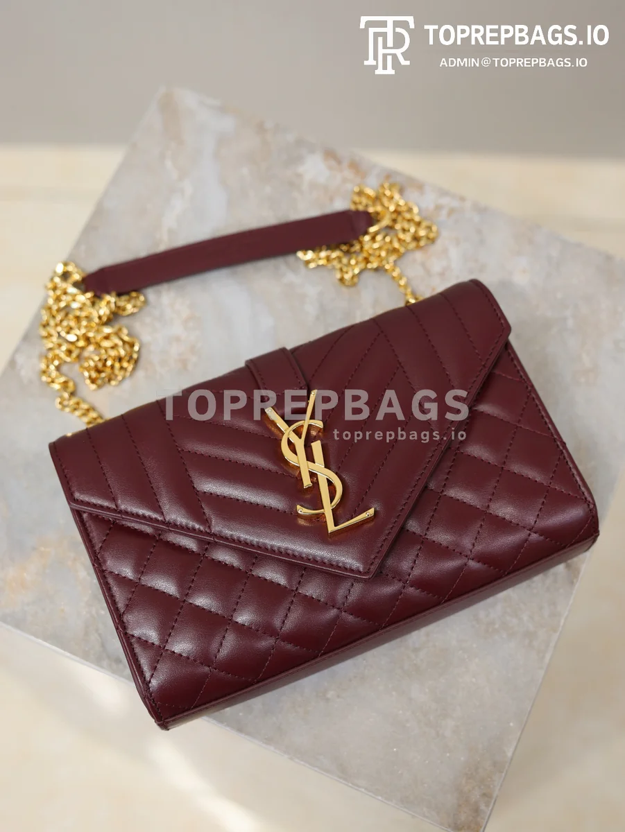 cmp_i1767781589268_5869_0_6 YSL Envelope Small in Burgundy