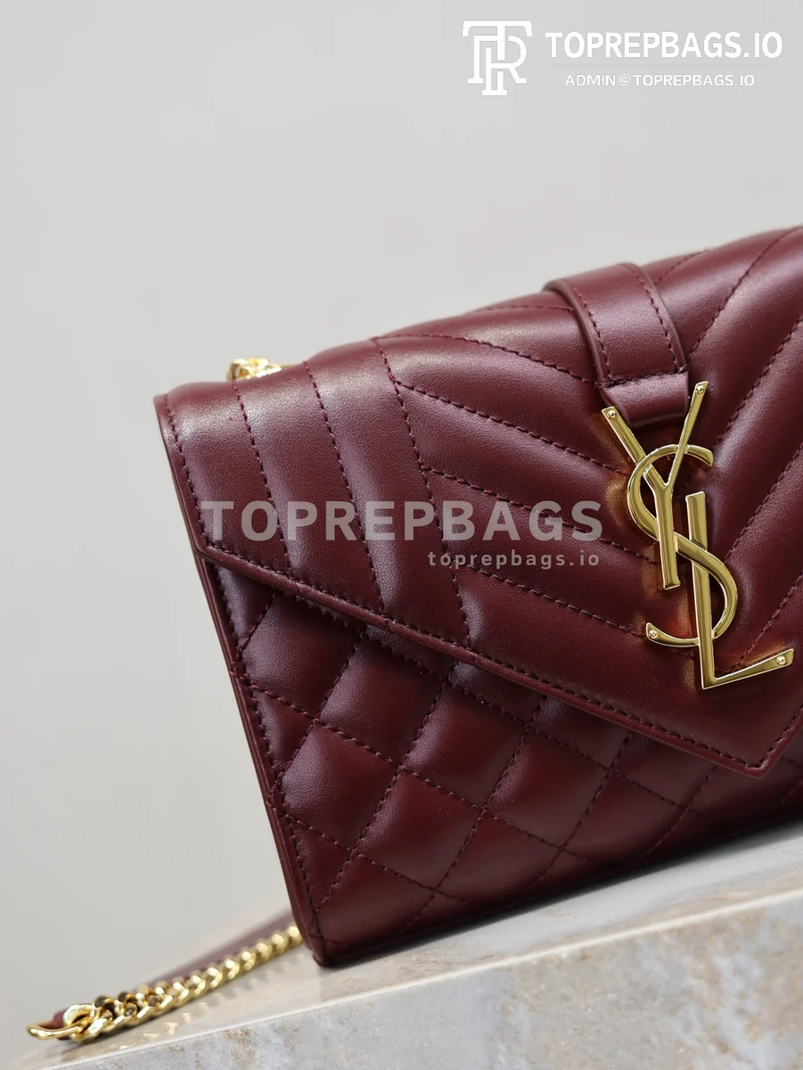 cmp_i1767781589292_528_0_4 YSL Envelope Small in Burgundy
