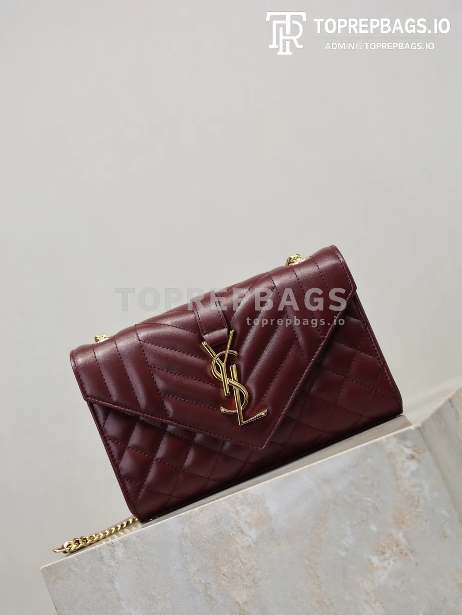 cmp_i1767781593412_7983_0_1 YSL Envelope Small in Burgundy