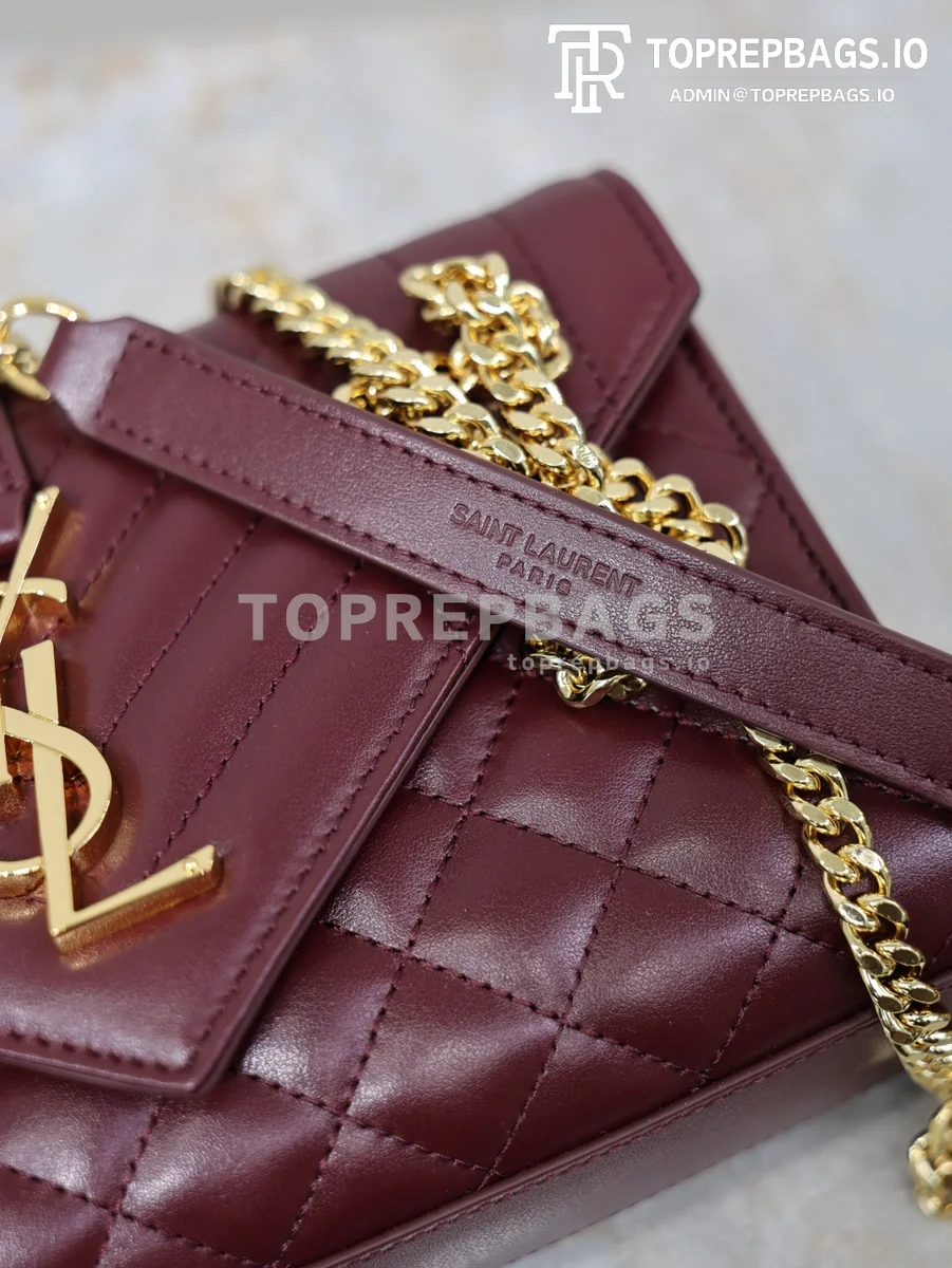 cmp_i1767781641259_5897_0_2 YSL Envelope Small in Burgundy