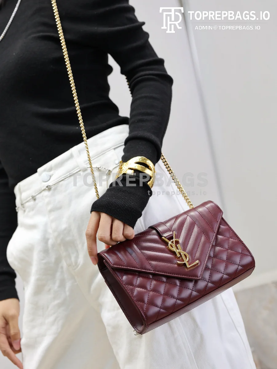 cmp_i1767781654716_1530_0_3 YSL Envelope Small in Burgundy