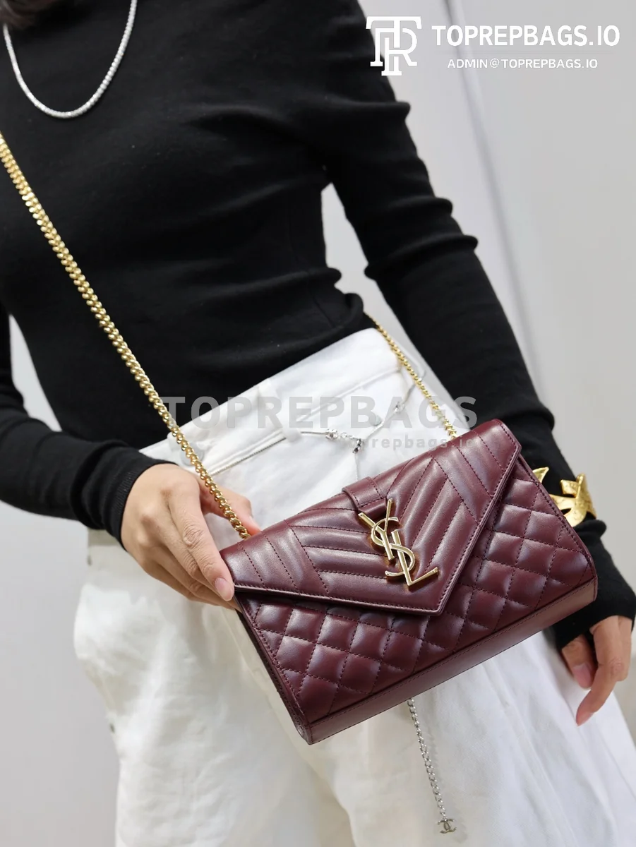 cmp_i1767781655217_2773_0_2 YSL Envelope Small in Burgundy