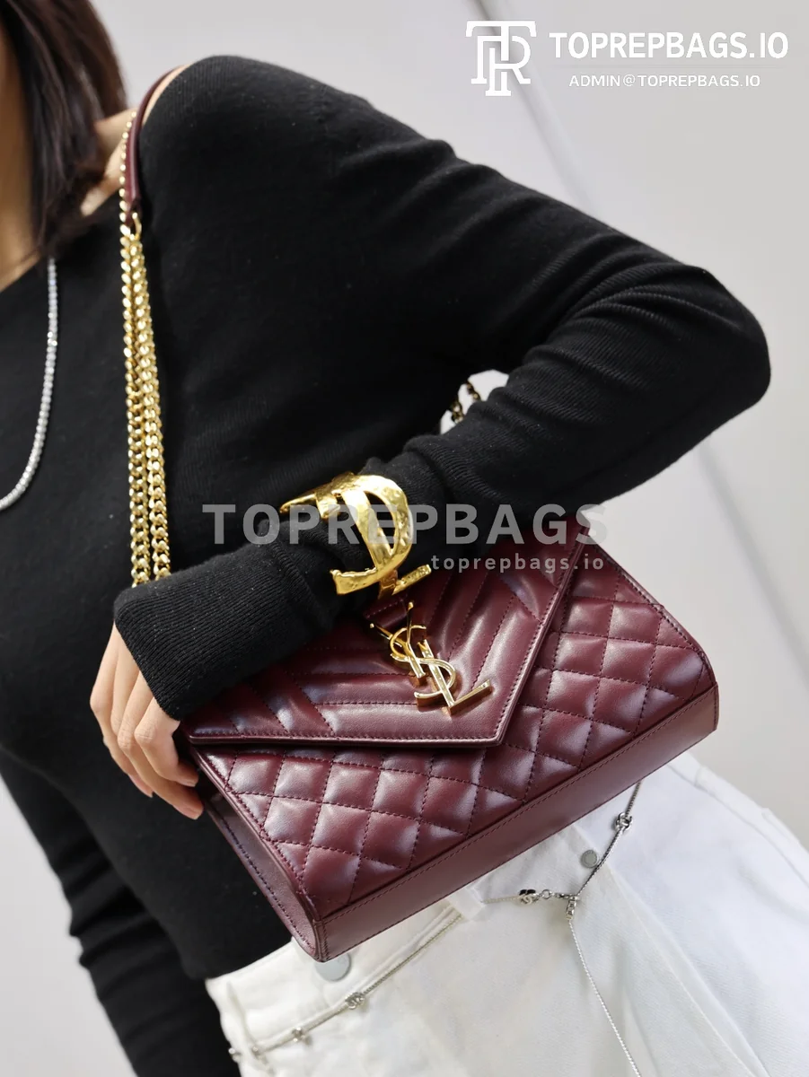 cmp_i1767781655238_1377_0_1 YSL Envelope Small in Burgundy