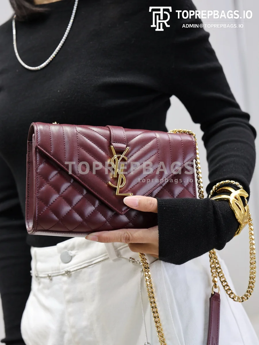 cmp_i1767781655265_437_0_4 YSL Envelope Small in Burgundy
