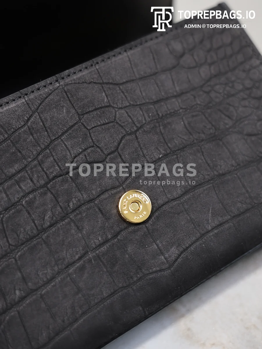 cmp_i1768375389977_5965_0_4 YSL Kate 20 in Black