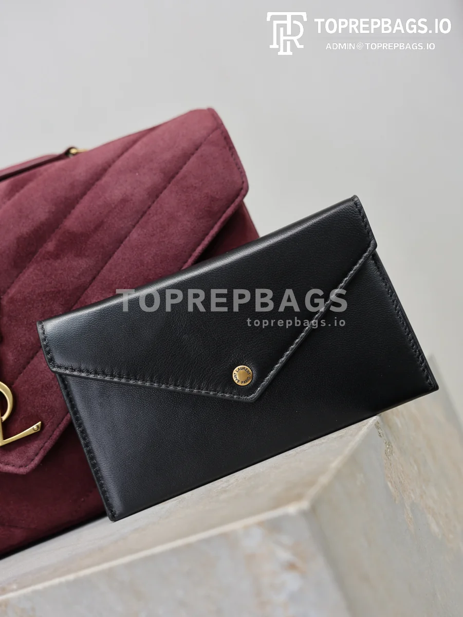 cmp_i1768376809305_4438_0_3 YSL Loulou in Burgundy