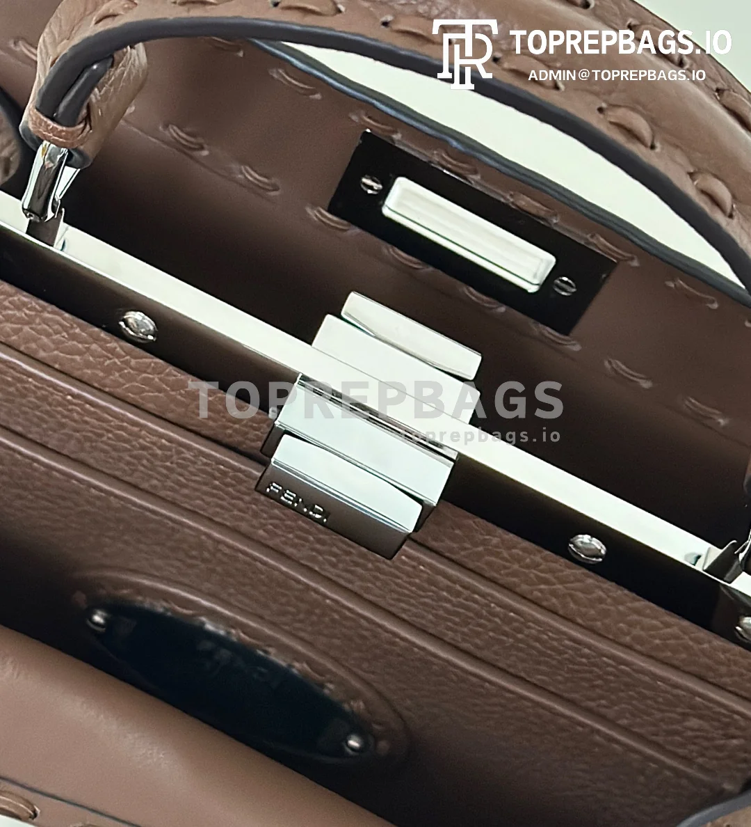 cmp_i1769161561564_6557_0_5 Fendi Peekaboo Small in Brown