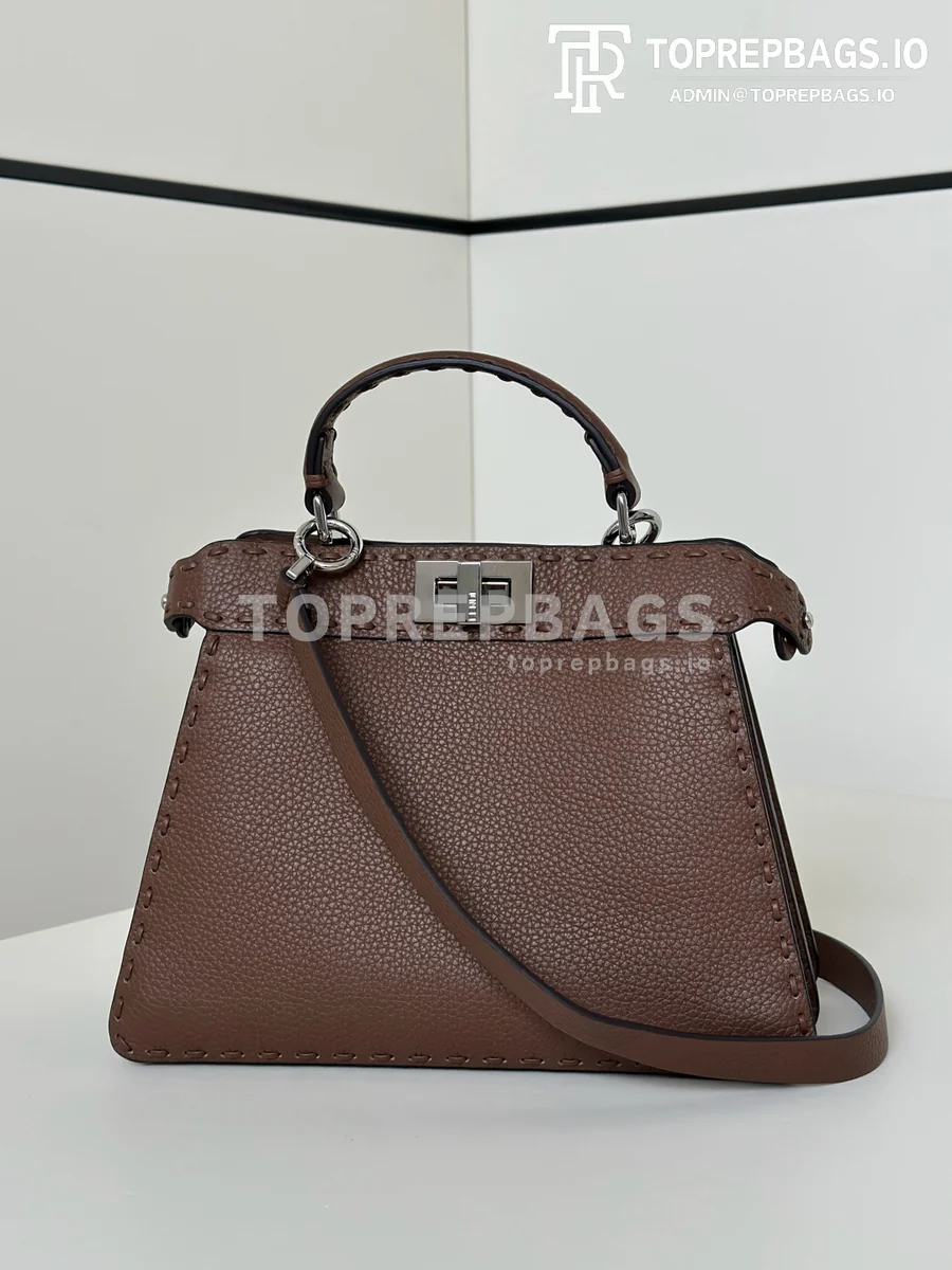 cmp_i1769161561571_66_0_0 Fendi Peekaboo Small in Brown