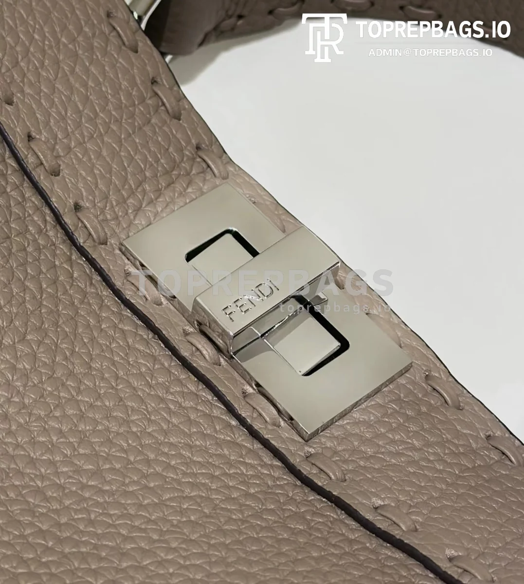 cmp_i1769161936450_4515_0_3 Fendi Peekaboo Small in Taupe