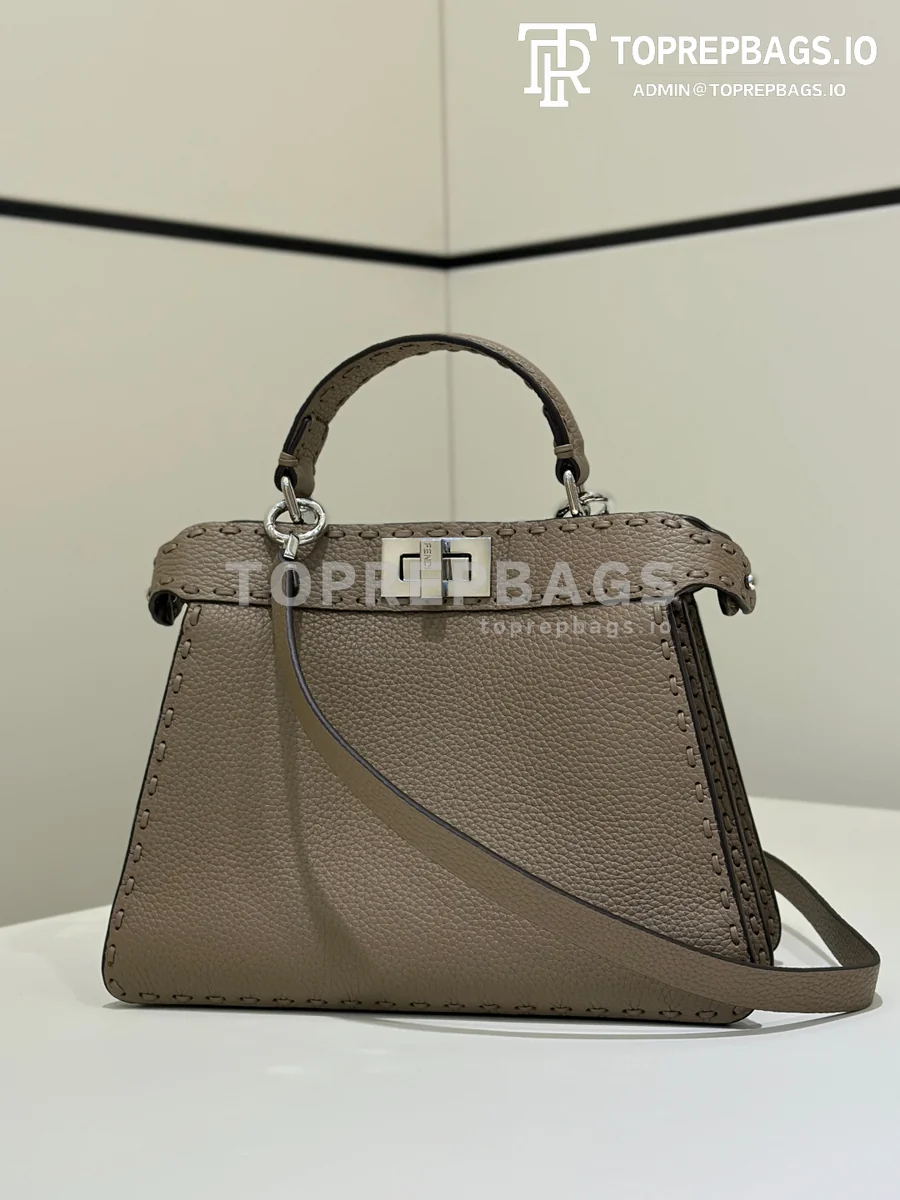 cmp_i1769161937181_550_0_0 Fendi Peekaboo Small in Taupe