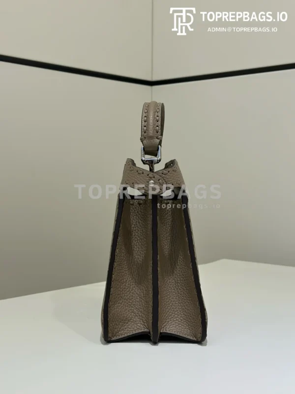 cmp_i1769161938584_4942_0_1 Fendi Peekaboo Small in Taupe