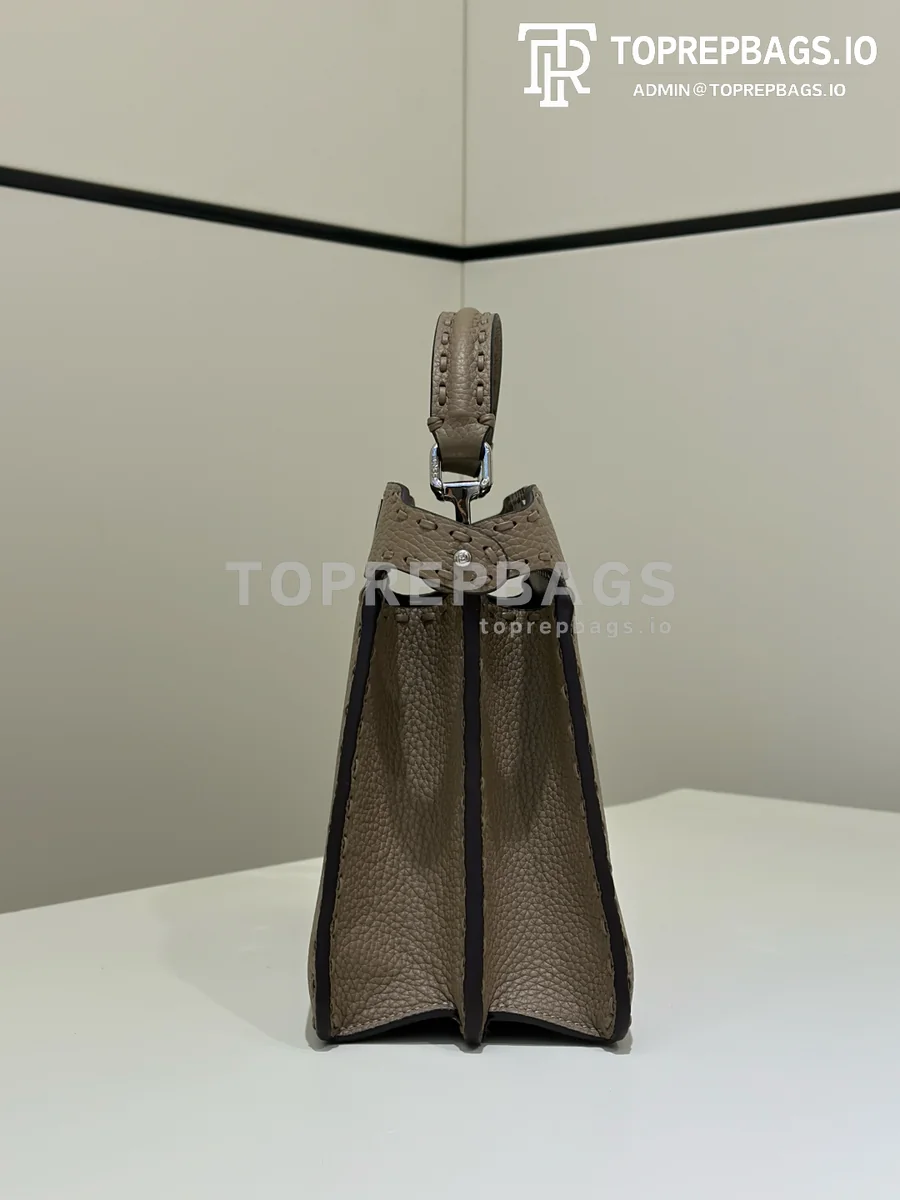 cmp_i1769161938584_4942_0_1 Fendi Peekaboo Small in Taupe