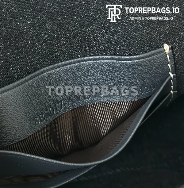 cmp_i1770631205178_3691_0_7 Fendi Baguette in Black