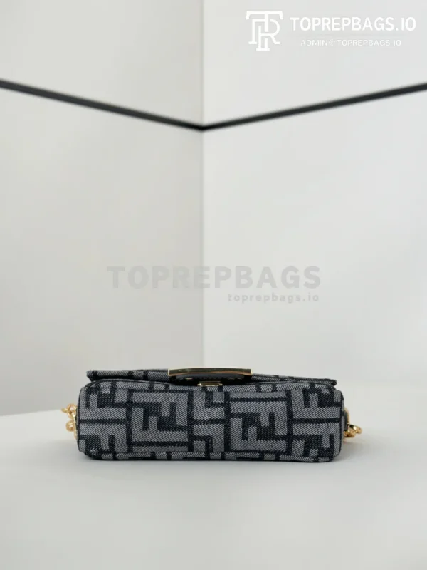 cmp_i1770631205934_0_0_3 Fendi Baguette in Black