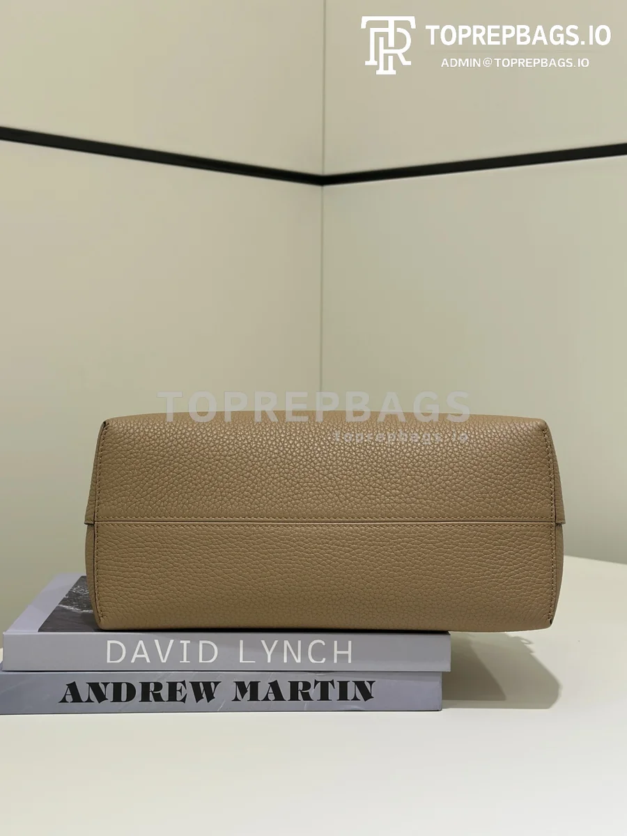 cmp_i1775122499868_2638_0_3 Fendi By The Way Selleria in Beige