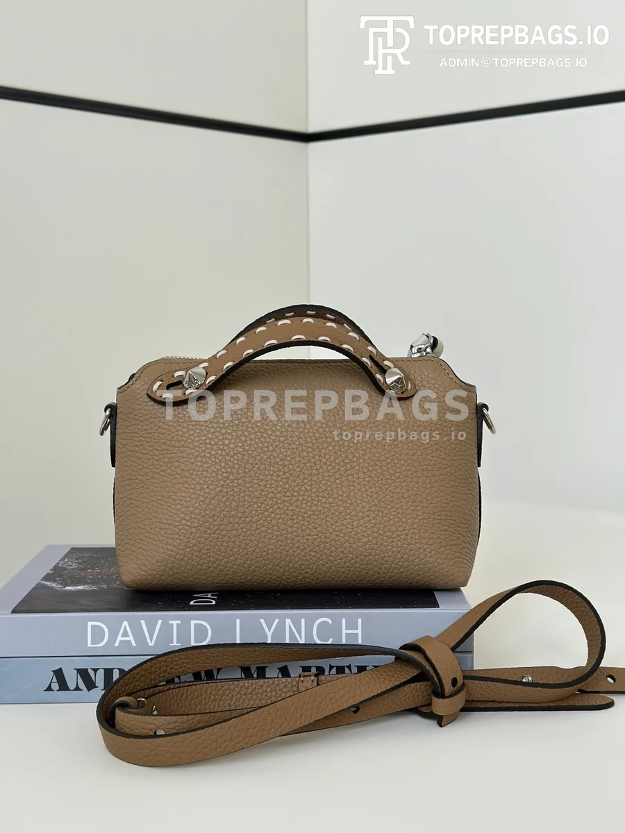 cmp_i1775123972157_5552_0_3 Fendi By The Way Selleria in Beige