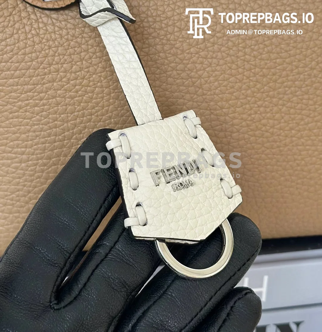 cmp_i1775123973044_4977_0_5 Fendi By The Way Selleria in Beige