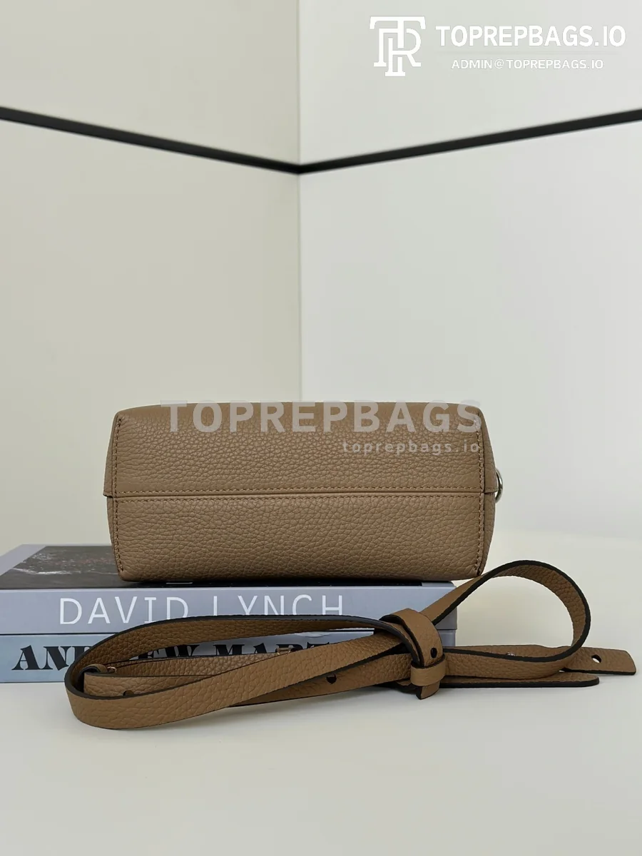 cmp_i1775123973048_5958_0_4 Fendi By The Way Selleria in Beige