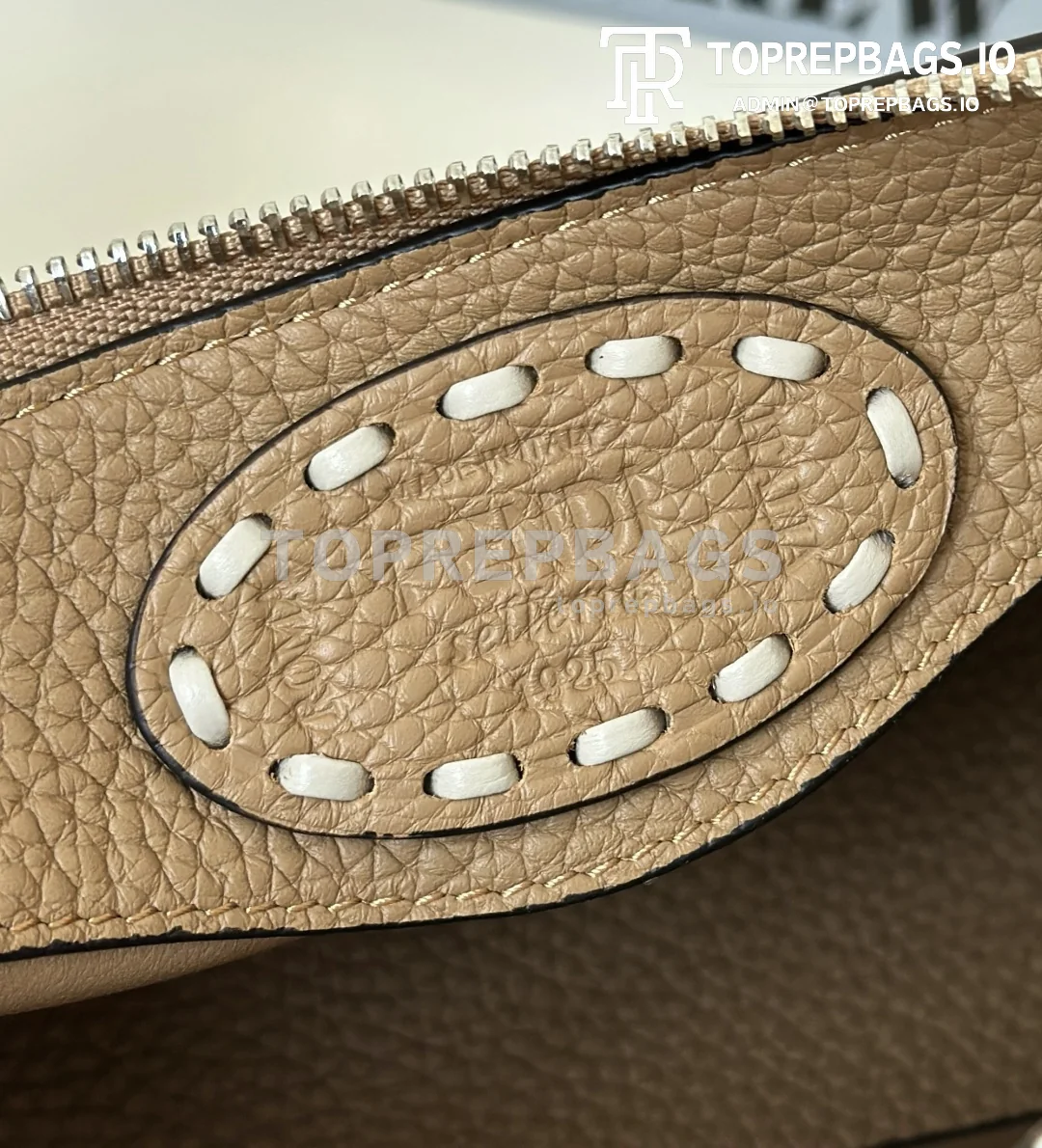 cmp_i1775123973534_6510_0_6 Fendi By The Way Selleria in Beige