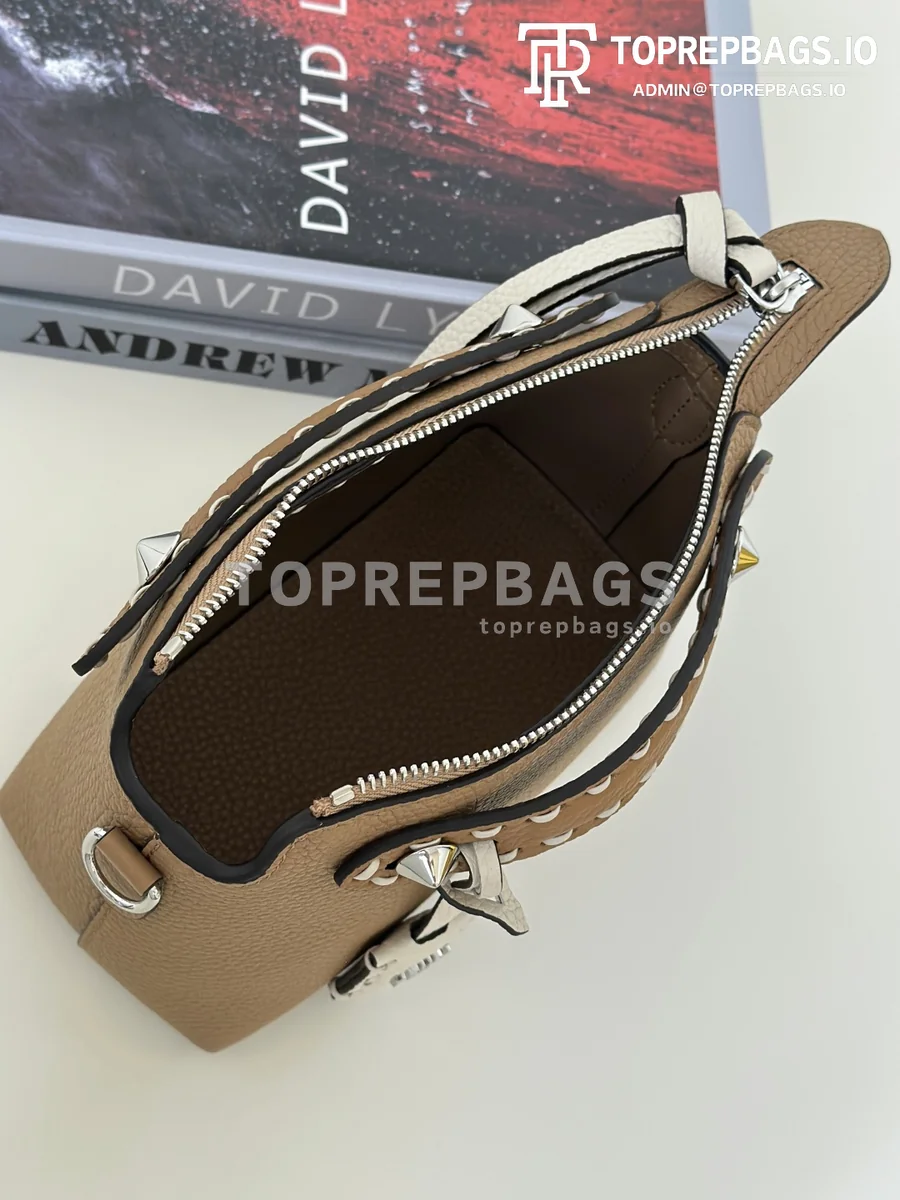 cmp_i1775123973535_2516_0_7 Fendi By The Way Selleria in Beige