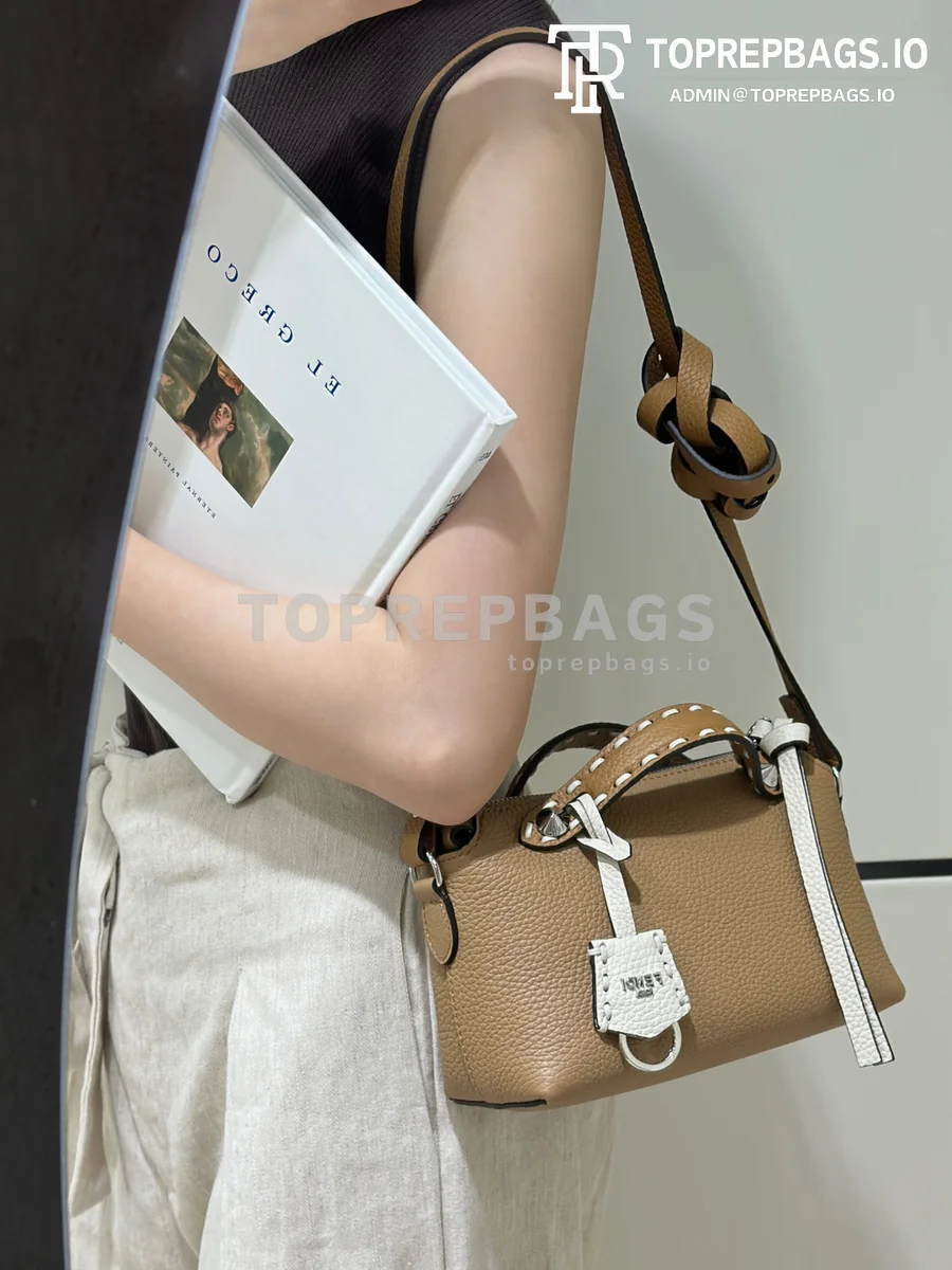 cmp_i1775124134214_10_0_0 Fendi By The Way Selleria in Beige