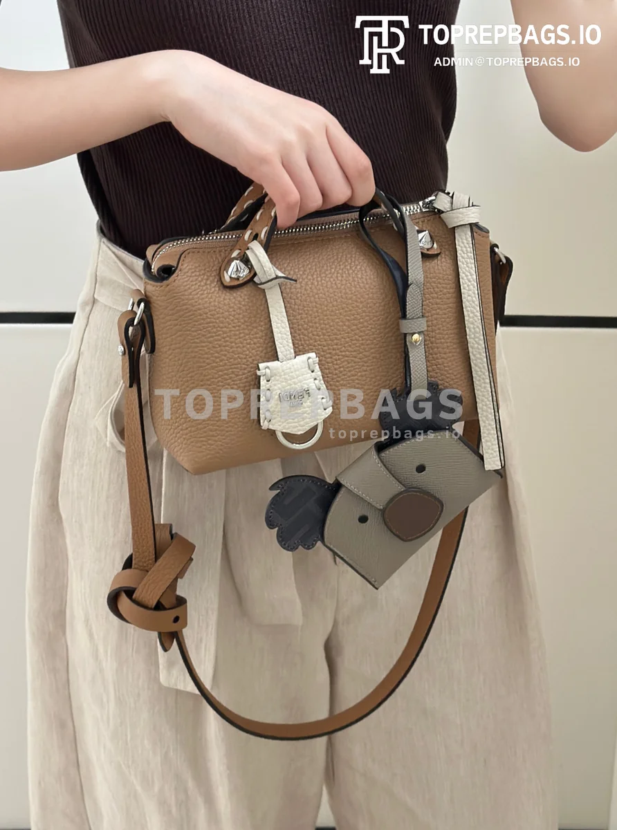 cmp_i1775124134214_8033_0_6 Fendi By The Way Selleria in Beige