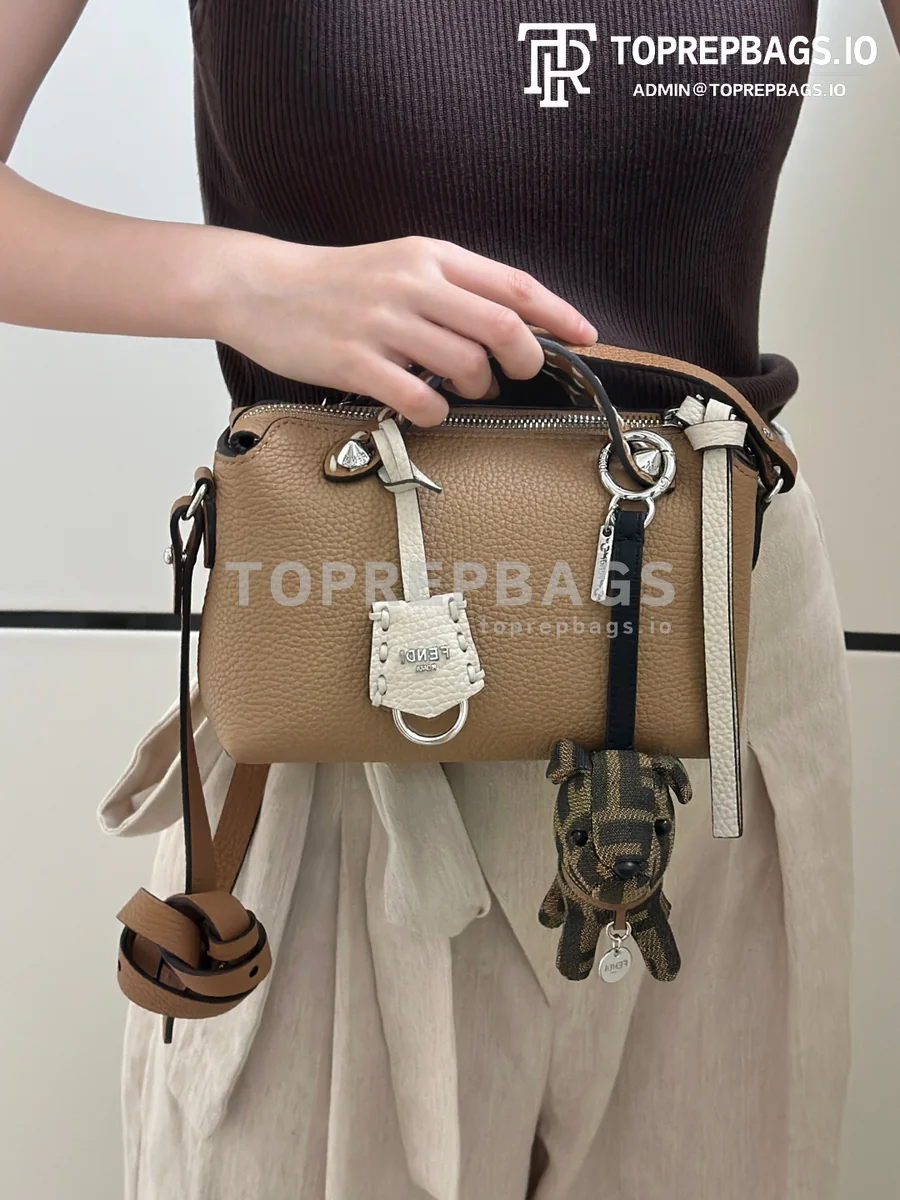 cmp_i1775124135061_8274_0_4 Fendi By The Way Selleria in Beige