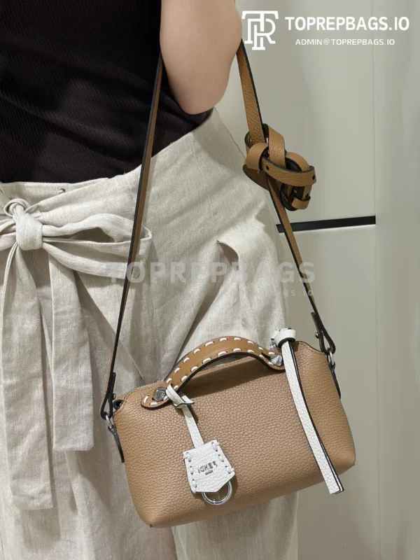 cmp_i1775124135064_2621_0_1 Fendi By The Way Selleria in Beige