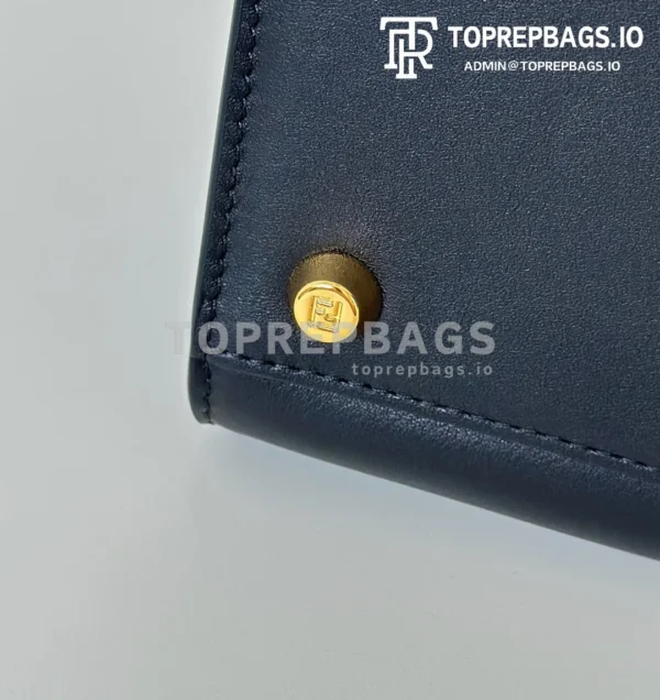 cmp_i1777896289128_981_0_4 Fendi Way in Black