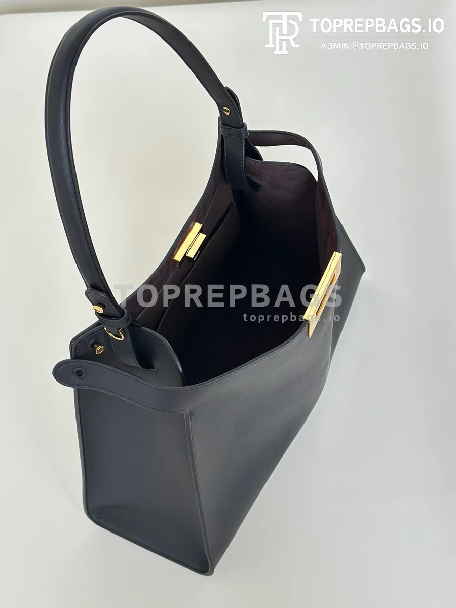 cmp_i1777896290387_7826_0_8 Fendi Way in Black