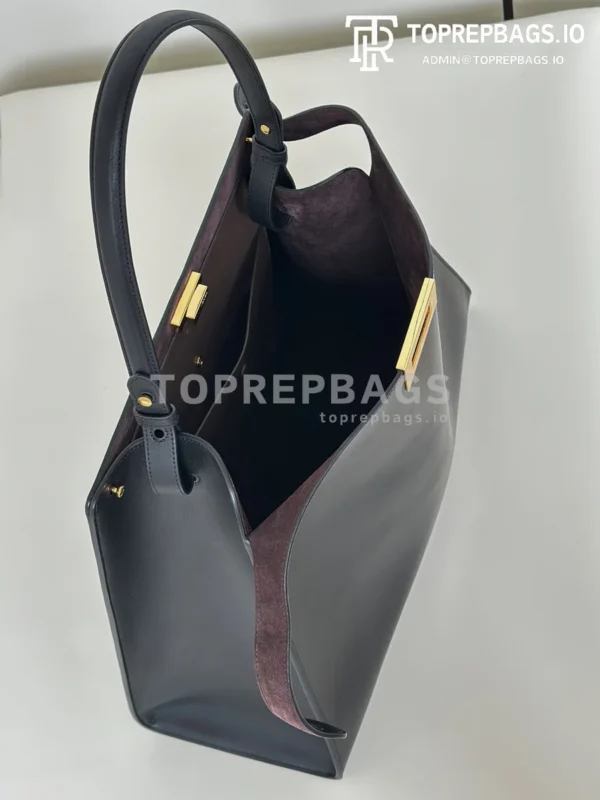 cmp_i1777897838126_6862_0_8 Fendi Way in Black