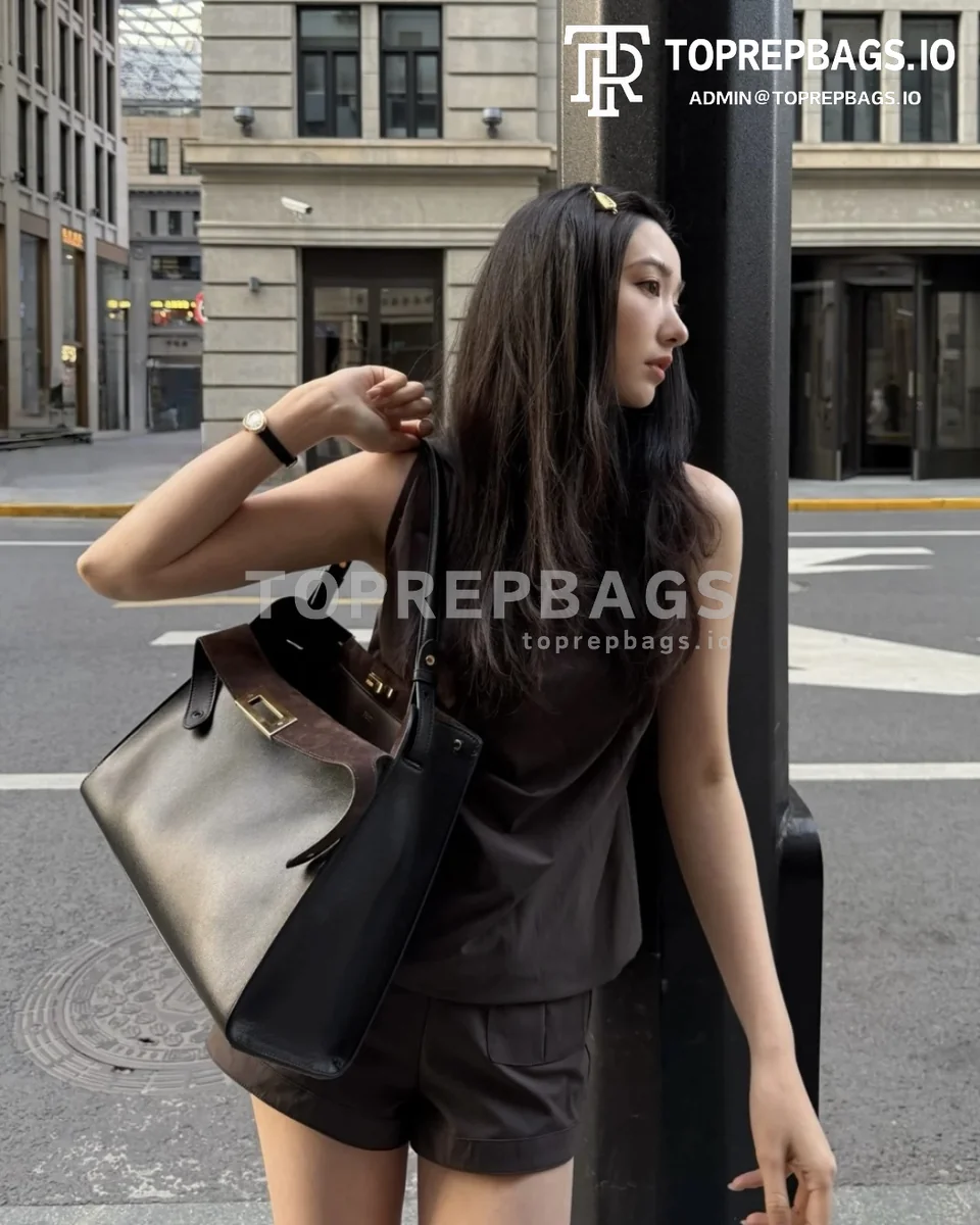 cmp_i1777899463784_317_0_4 Fendi Way in Black