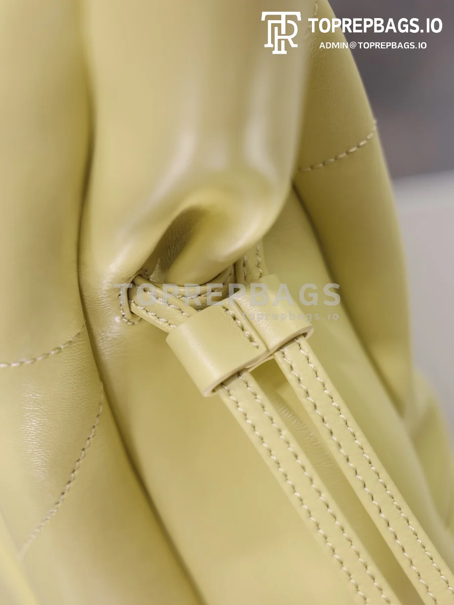 cmp_i1778829461179_1422_0_1 YSL Jamie 4.3 Large Pochon Bucket in Yellow